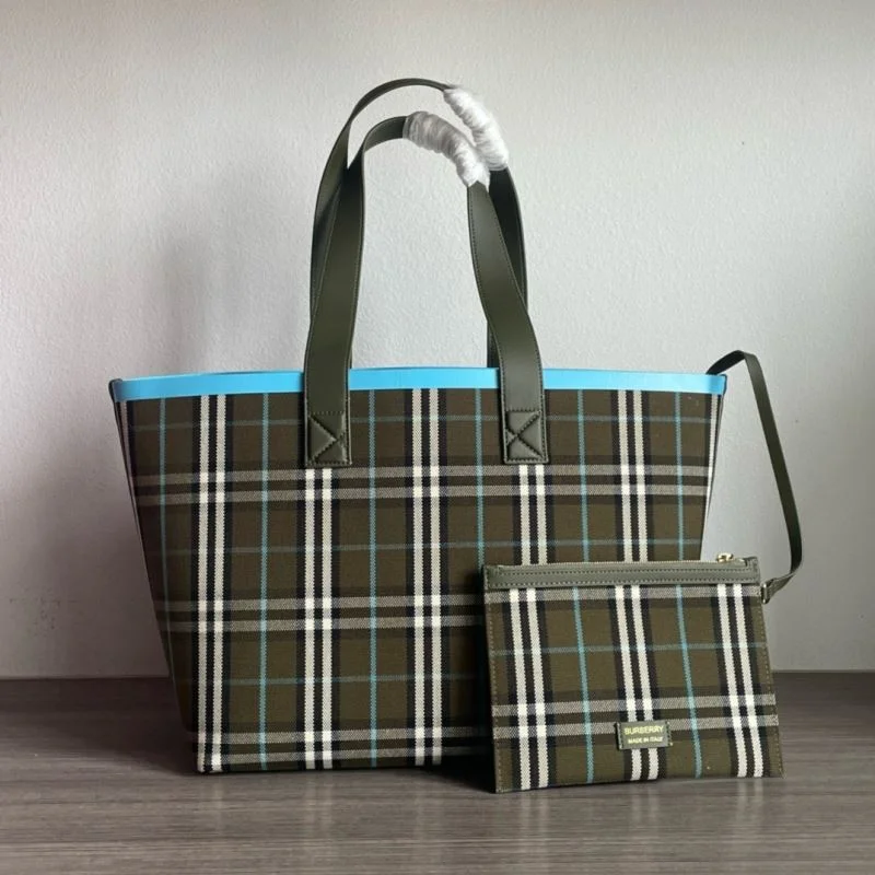Chic Burberry Shopping Bags 37898