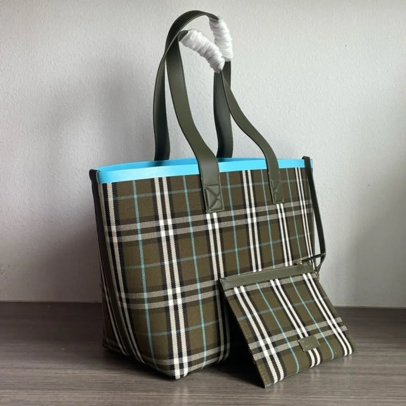 Chic Burberry Shopping Bags 37898