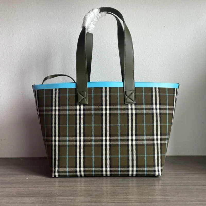 Chic Burberry Shopping Bags 37898