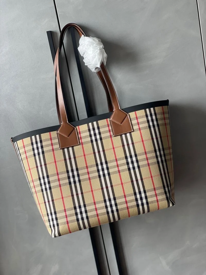 Burberry Shopping Bags Classic 37905