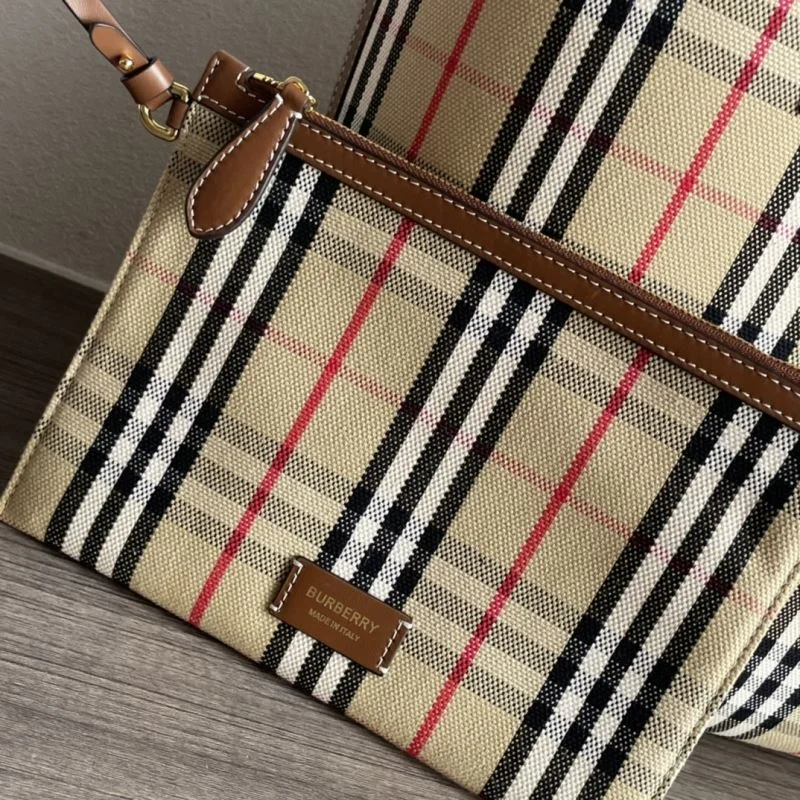 Burberry Shopping Bags Classic 37905