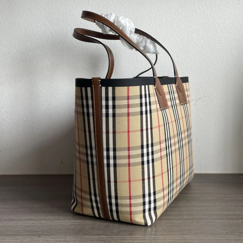 Burberry Shopping Bags Classic 37905