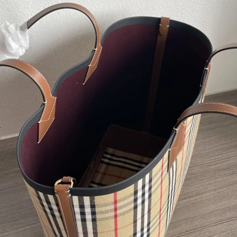 Burberry Shopping Bags Classic 37905