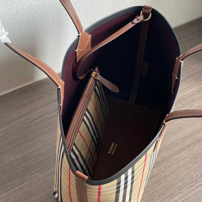 Burberry Shopping Bags UrbanChic 37902