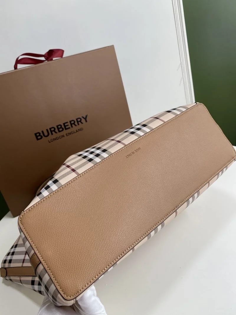 SmoothTexture Burberry Shopping Bags 37896
