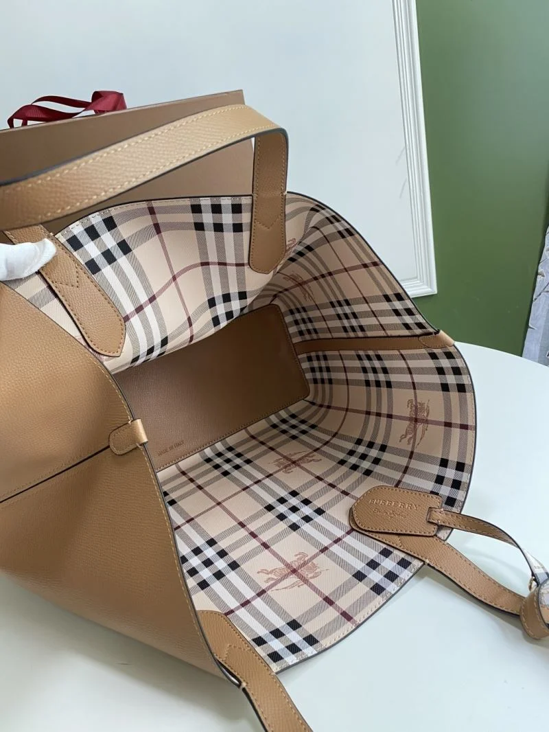 SmoothTexture Burberry Shopping Bags 37896