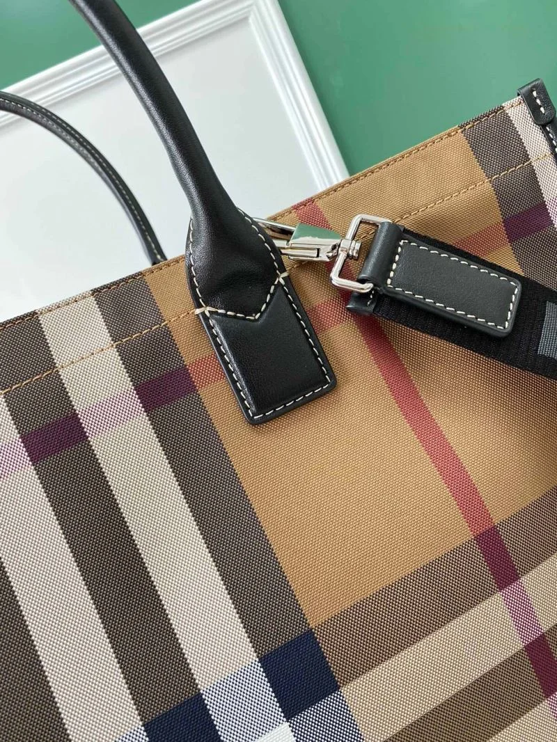 Burberry Shopping Bags Tailored 37892
