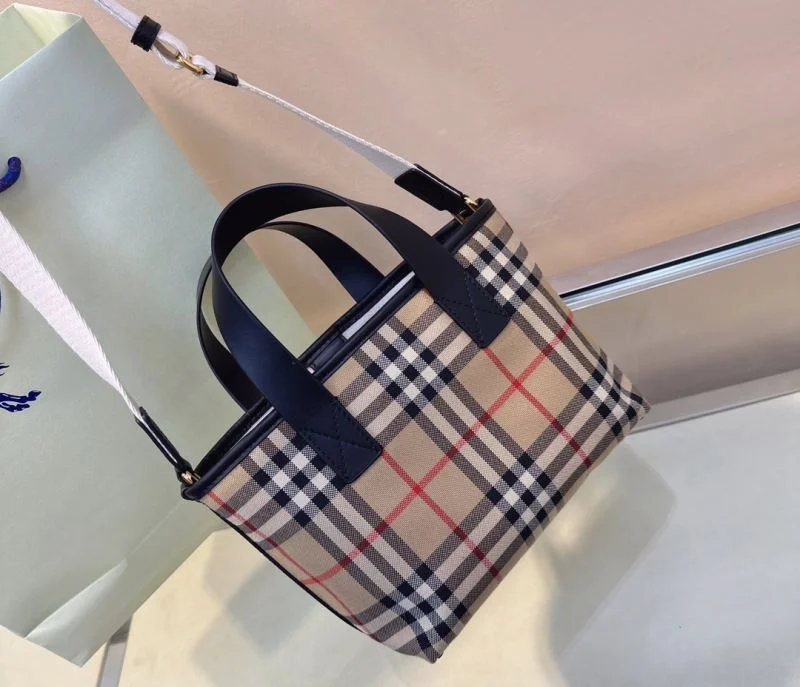 Burberry Shopping Bags Comfortable 37881