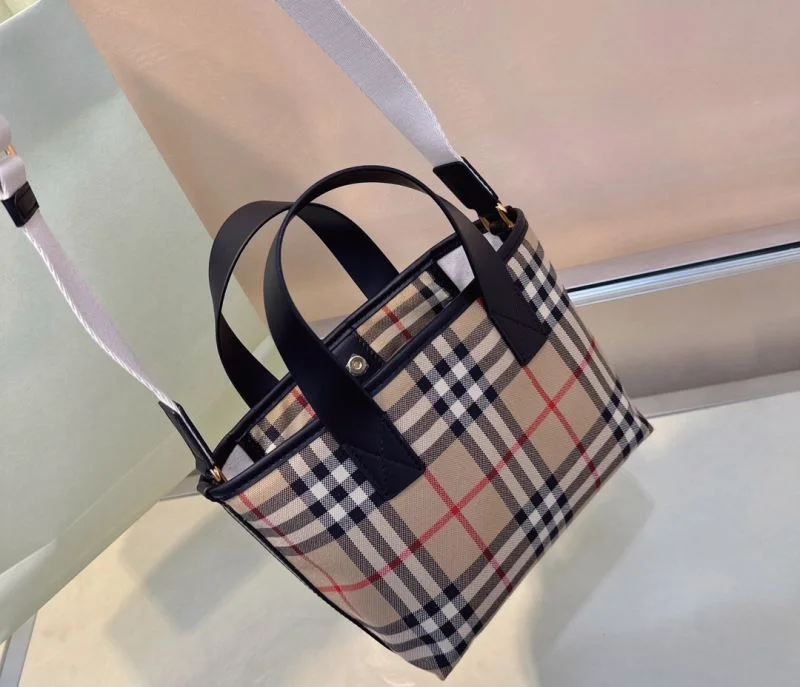 Burberry Shopping Bags Comfortable 37881