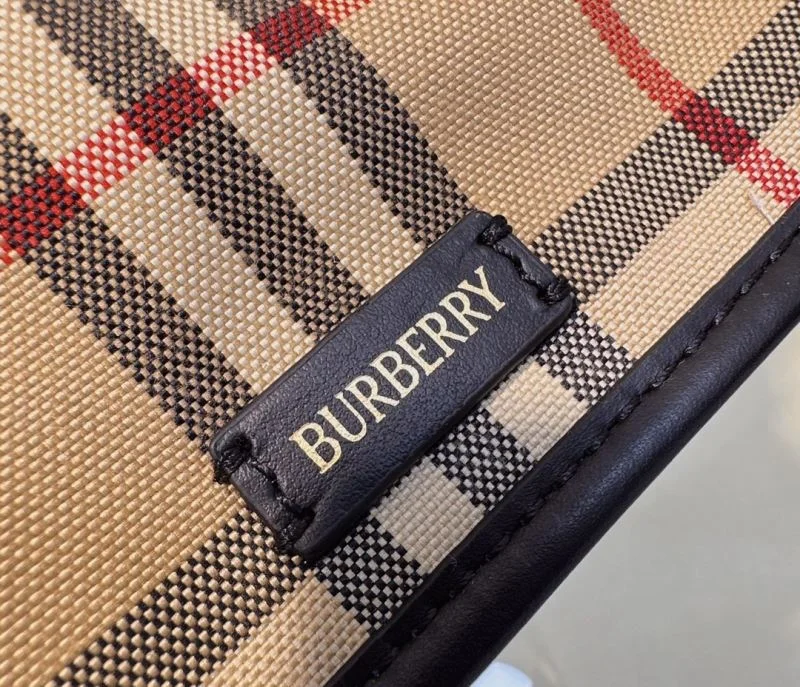 Burberry Shopping Bags Comfortable 37881