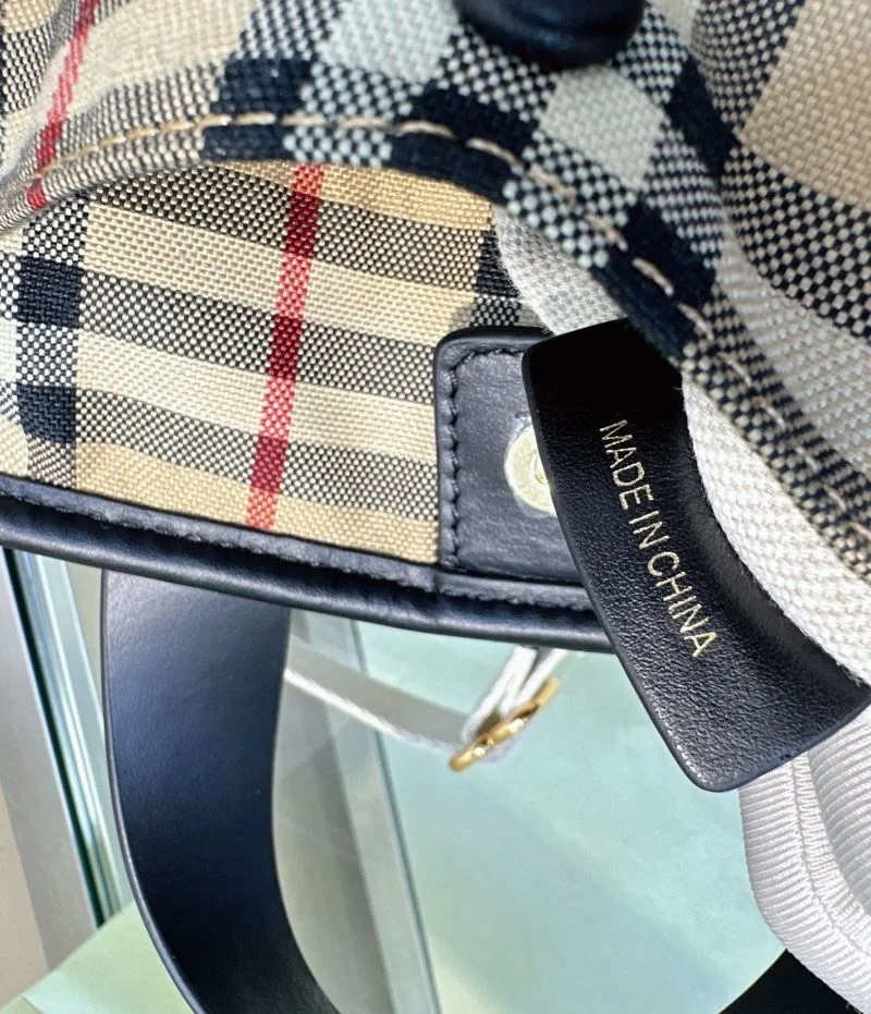 Burberry Shopping Bags Comfortable 37881