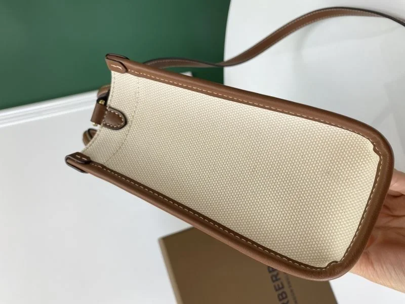 Burberry Shopping Bags Affordable 37889