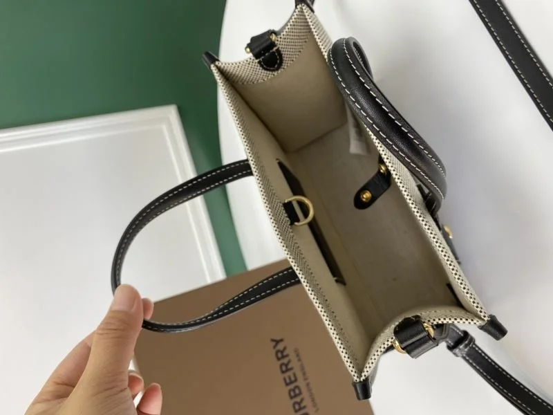 Burberry Shopping Bags Durable 37884