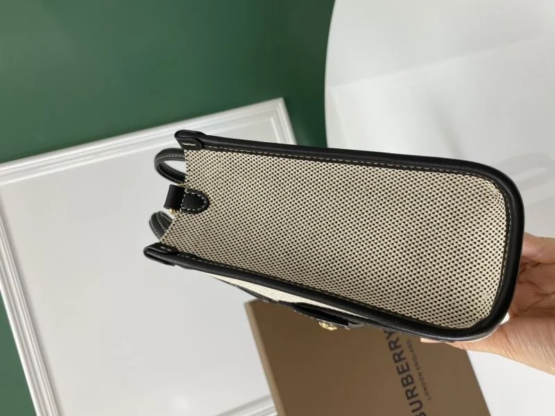 Burberry Shopping Bags Durable 37884