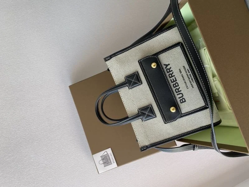 Burberry Shopping Bags Durable 37884