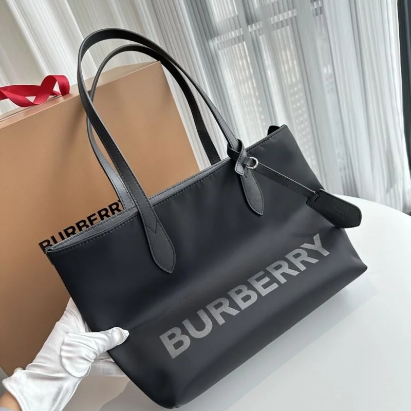 SmoothTexture Burberry Shopping Bags 37877