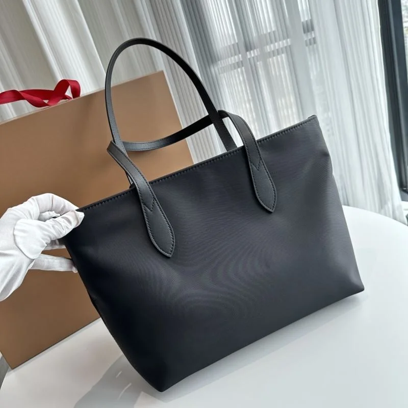 SmoothTexture Burberry Shopping Bags 37877
