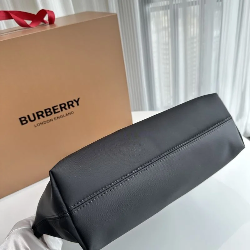 SmoothTexture Burberry Shopping Bags 37877