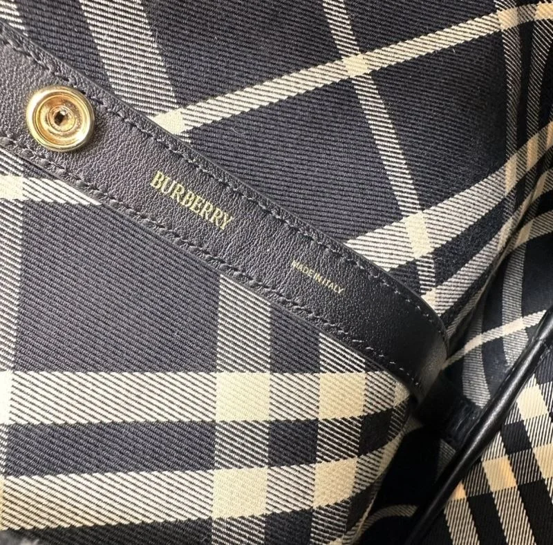 Burberry Shopping Bags WrinkleFree 37873