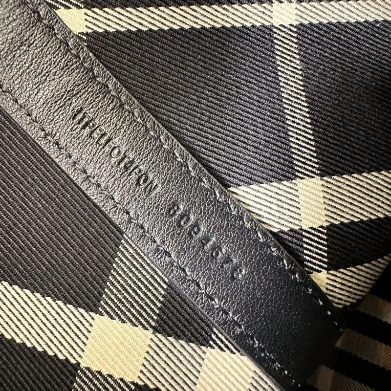Burberry Shopping Bags WrinkleFree 37873