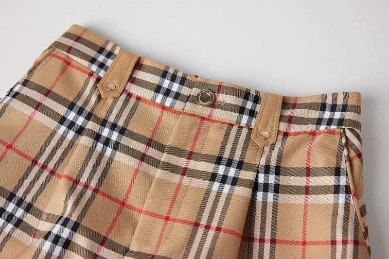 Lightweight Burberry Short Pants 103516