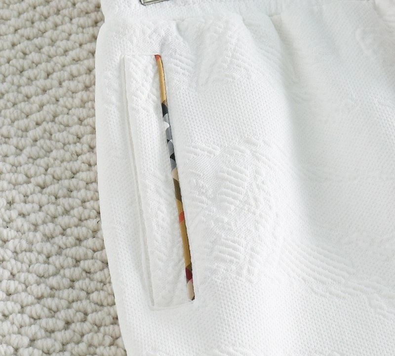 Burberry Short Pants Lightweight 105826