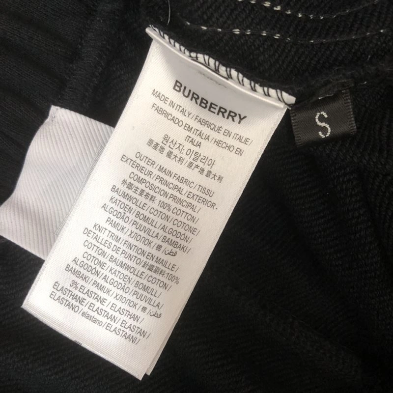 Burberry Short Suits Versatile 105371