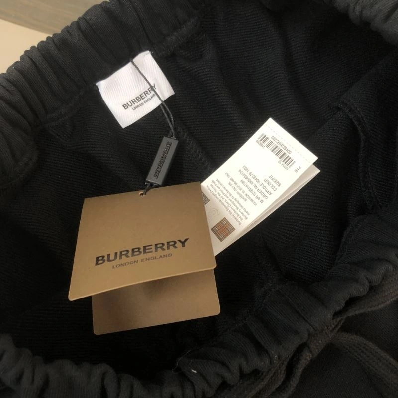 Burberry Short Suits Resilient 105363
