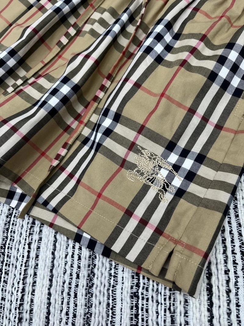 Sleek Burberry Short Suits 99195