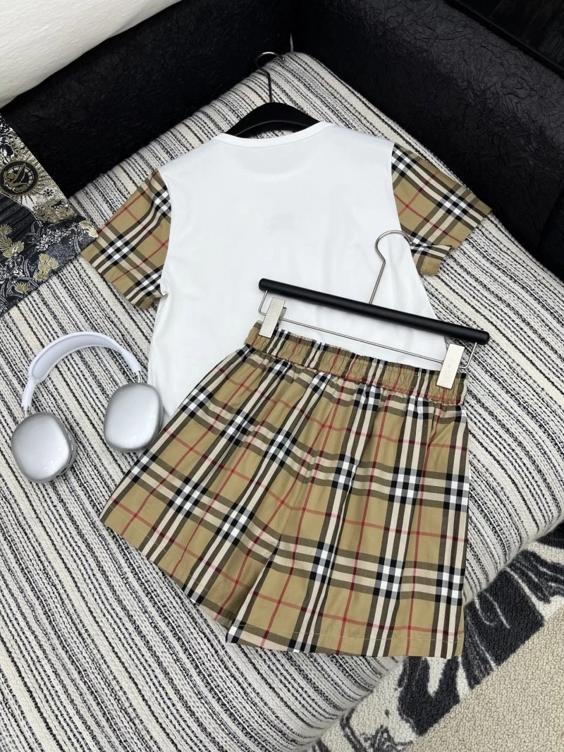 Sleek Burberry Short Suits 99195