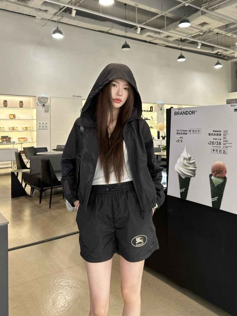 Burberry Short Suits TechFriendly 99247