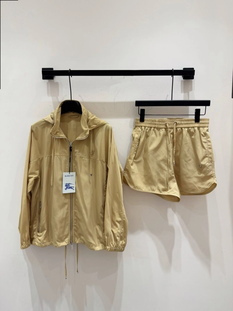 Burberry Short Suits SportInspired 99240