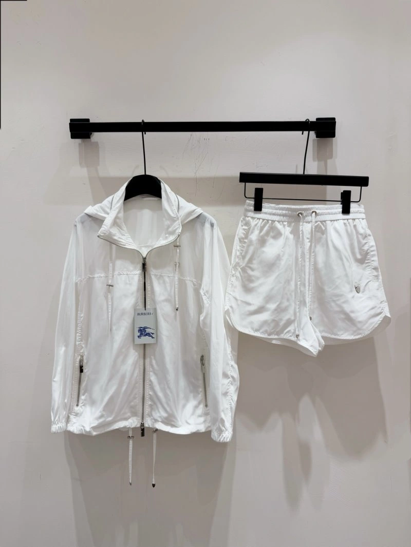 NewStyle Burberry Short Suits 99239