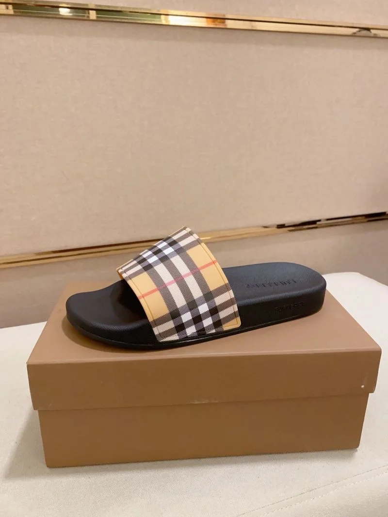 Burberry Slippers Vibrant 17133