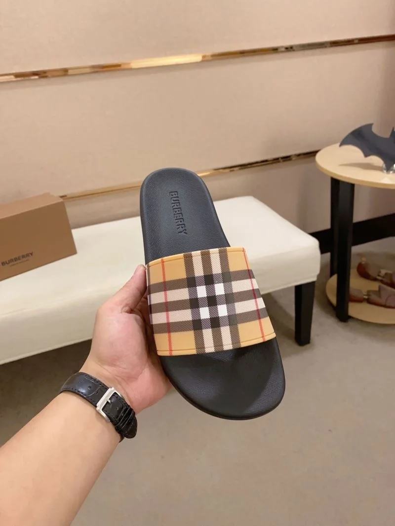 Burberry Slippers Vibrant 17133