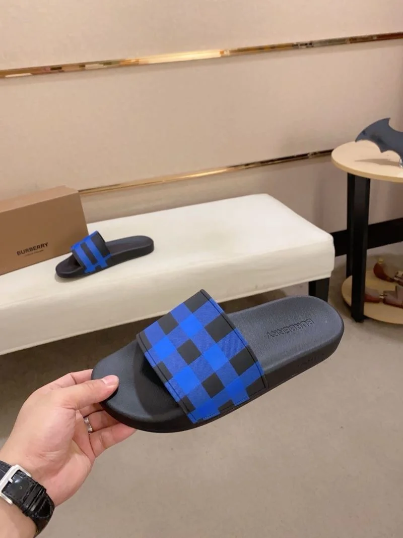 Trendy Burberry Slippers 17132