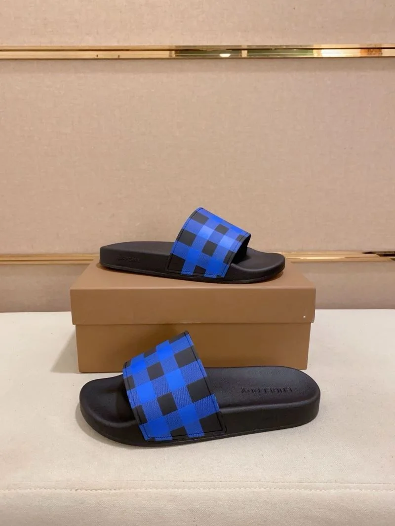 Trendy Burberry Slippers 17132
