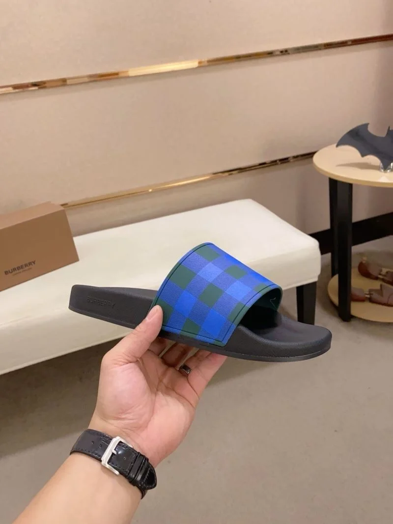 Burberry Slippers Supportive 17128