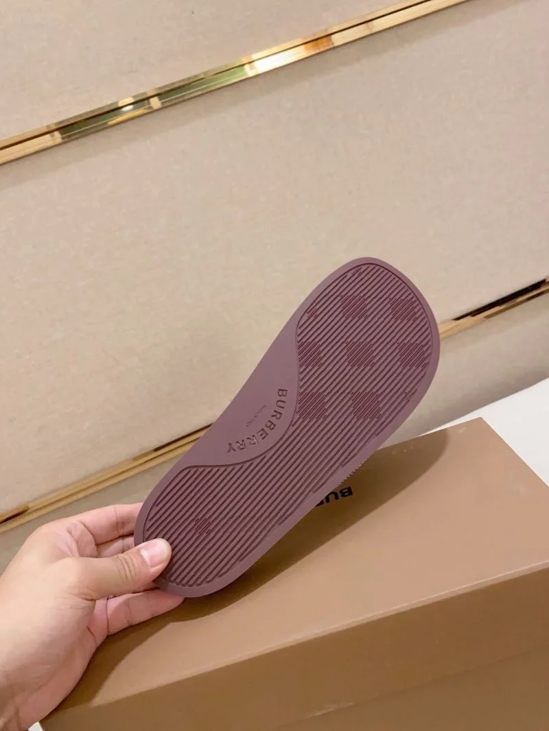 TimelessDesign Burberry Slippers 17208
