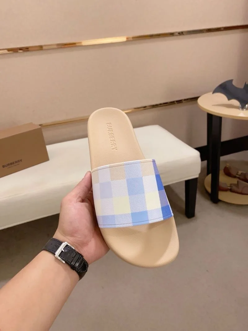 Burberry Slippers AllSeason 17136