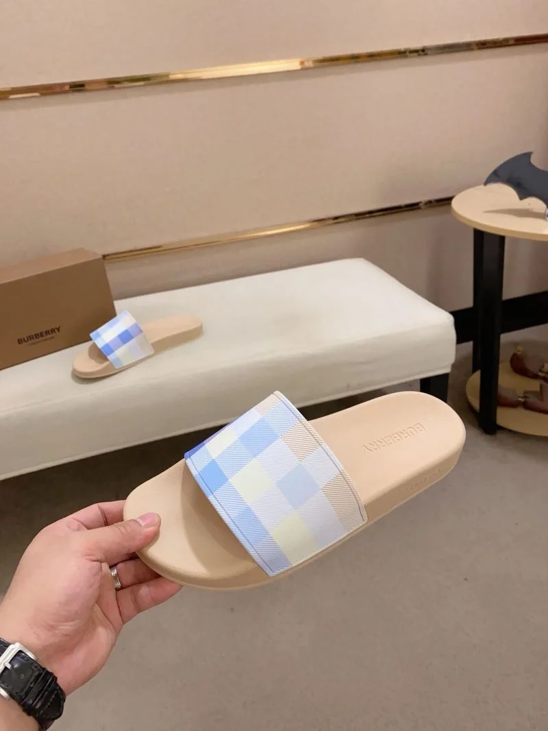 Burberry Slippers AllSeason 17136