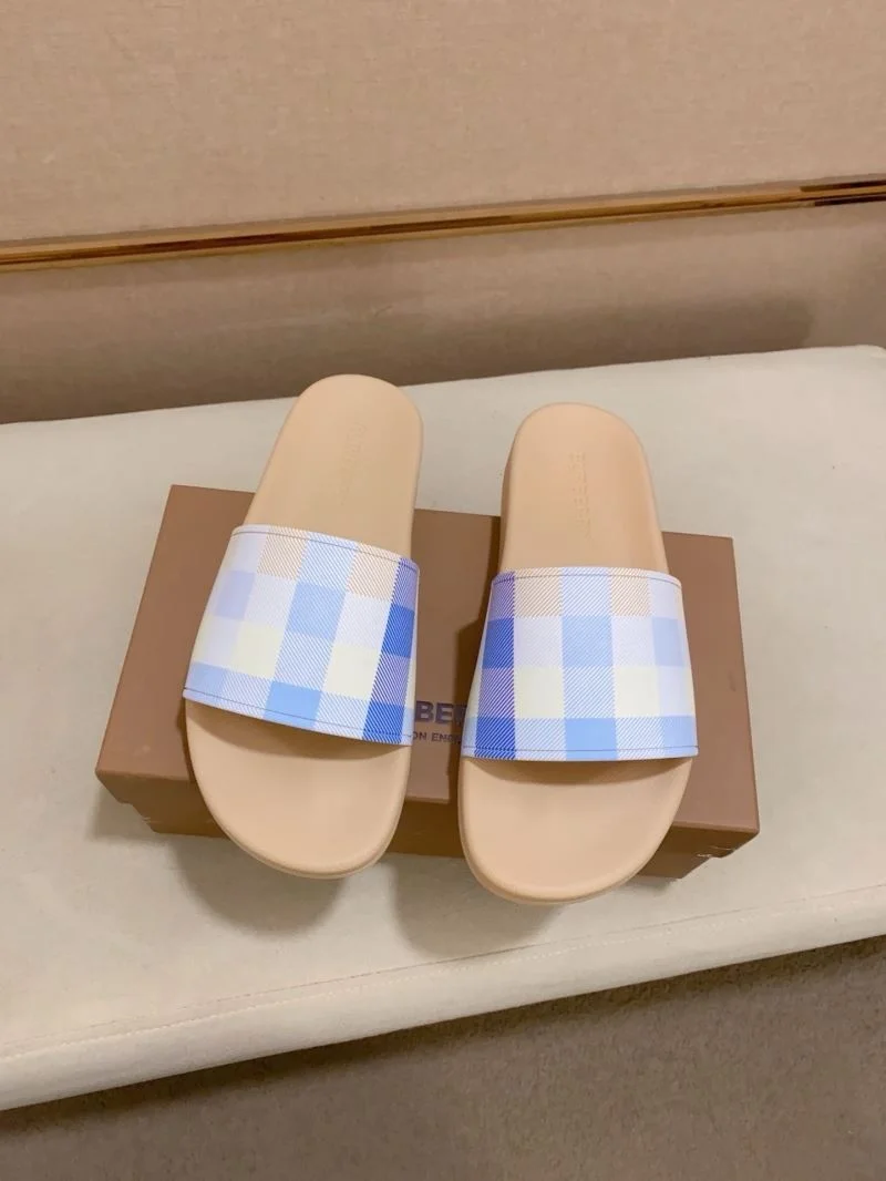 Burberry Slippers AllSeason 17136