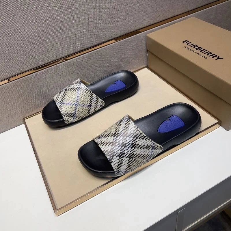 Burberry Slippers Bright 17126