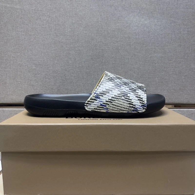 Burberry Slippers Bright 17126