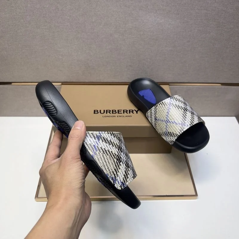 Burberry Slippers Bright 17126