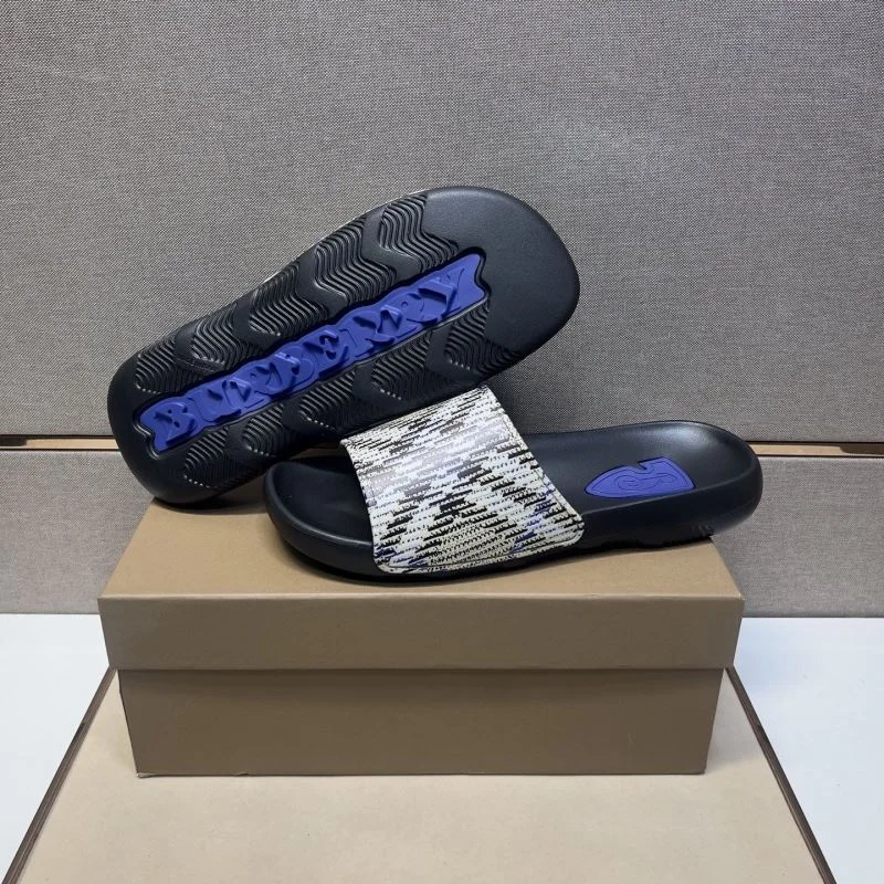 Burberry Slippers Bright 17126