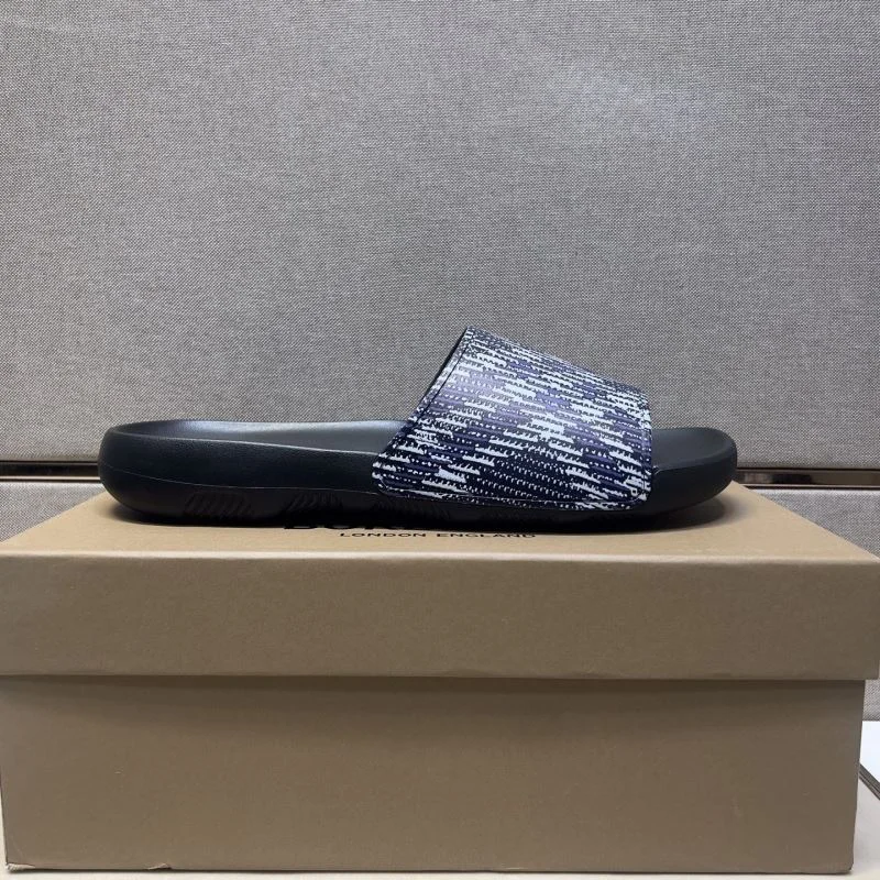 Practical Burberry Slippers 17112
