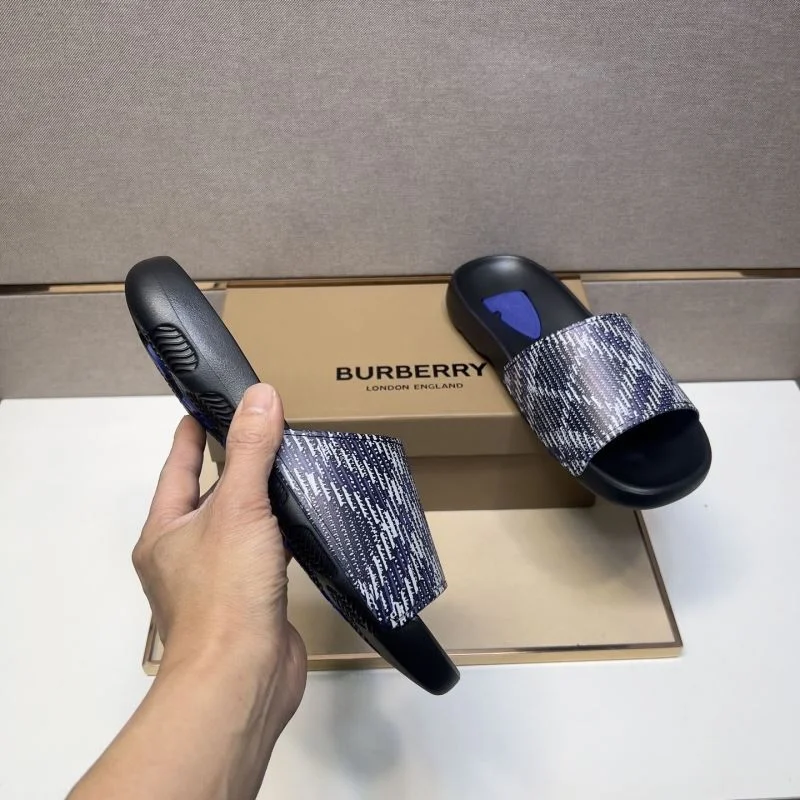 Practical Burberry Slippers 17112