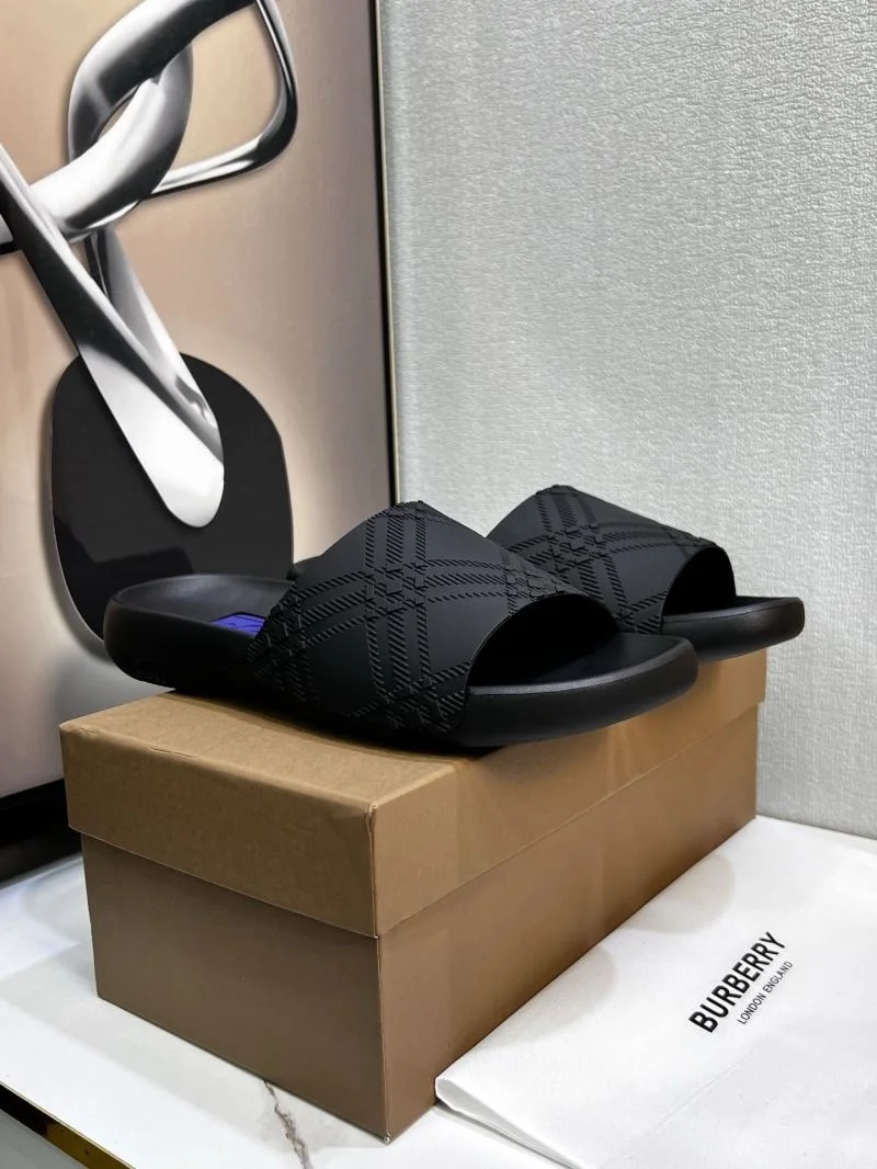 Burberry Slippers Versatile 17113