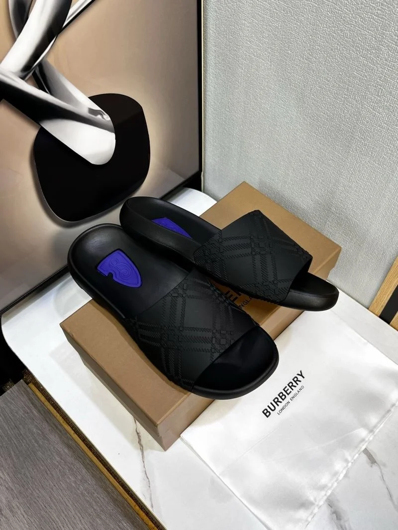 Burberry Slippers Versatile 17113